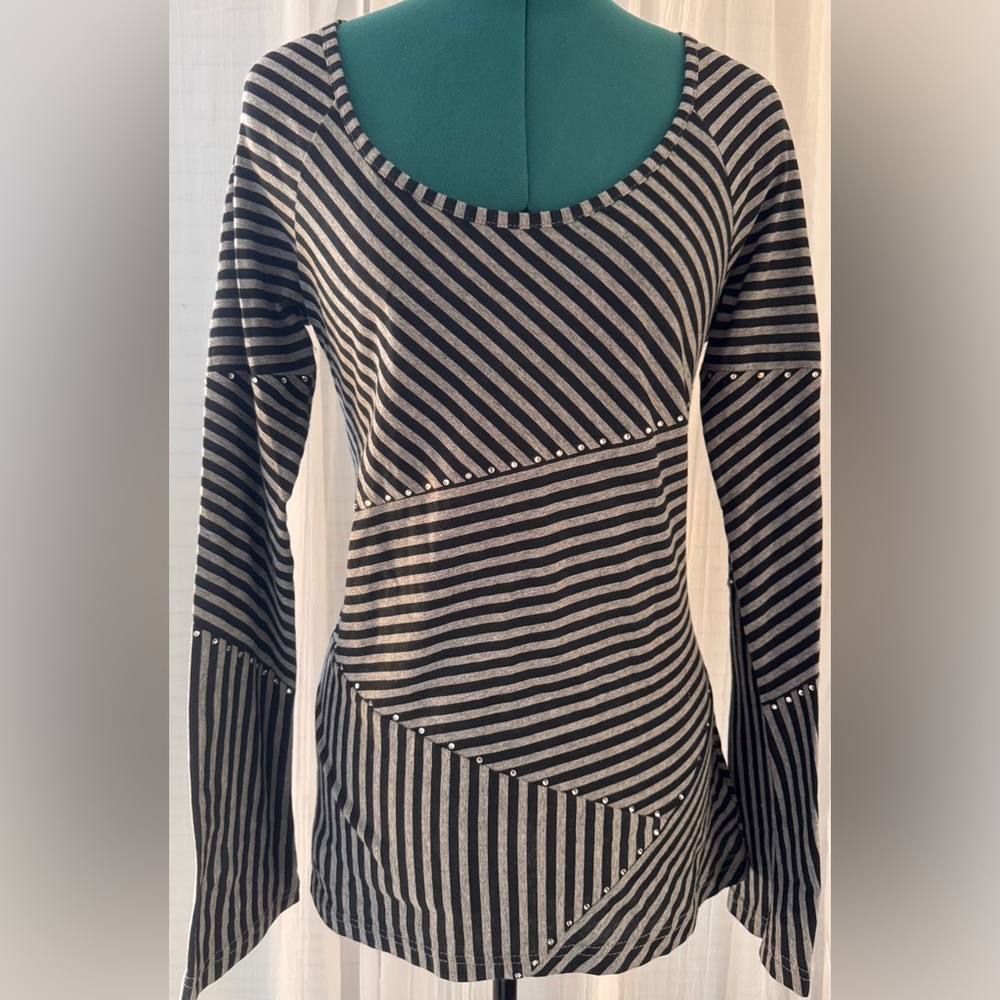 Norma Kamali. Black & Gray Diagonal Stripe Long Sleeve Top